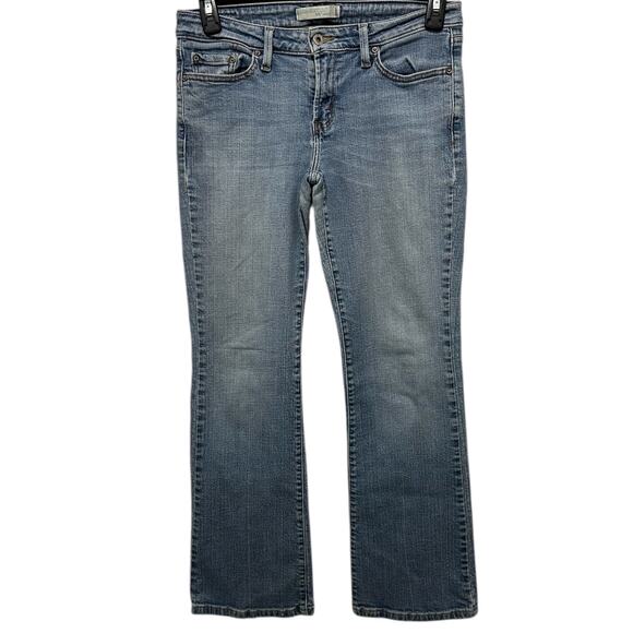 LEVI’S 545 Jeans Womens Size 8 Low Boot Cut Light Wash Blue - Picture 1 of 6